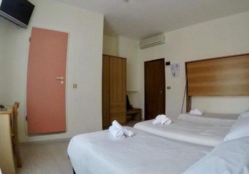 Quadrupla-8 con letto castello